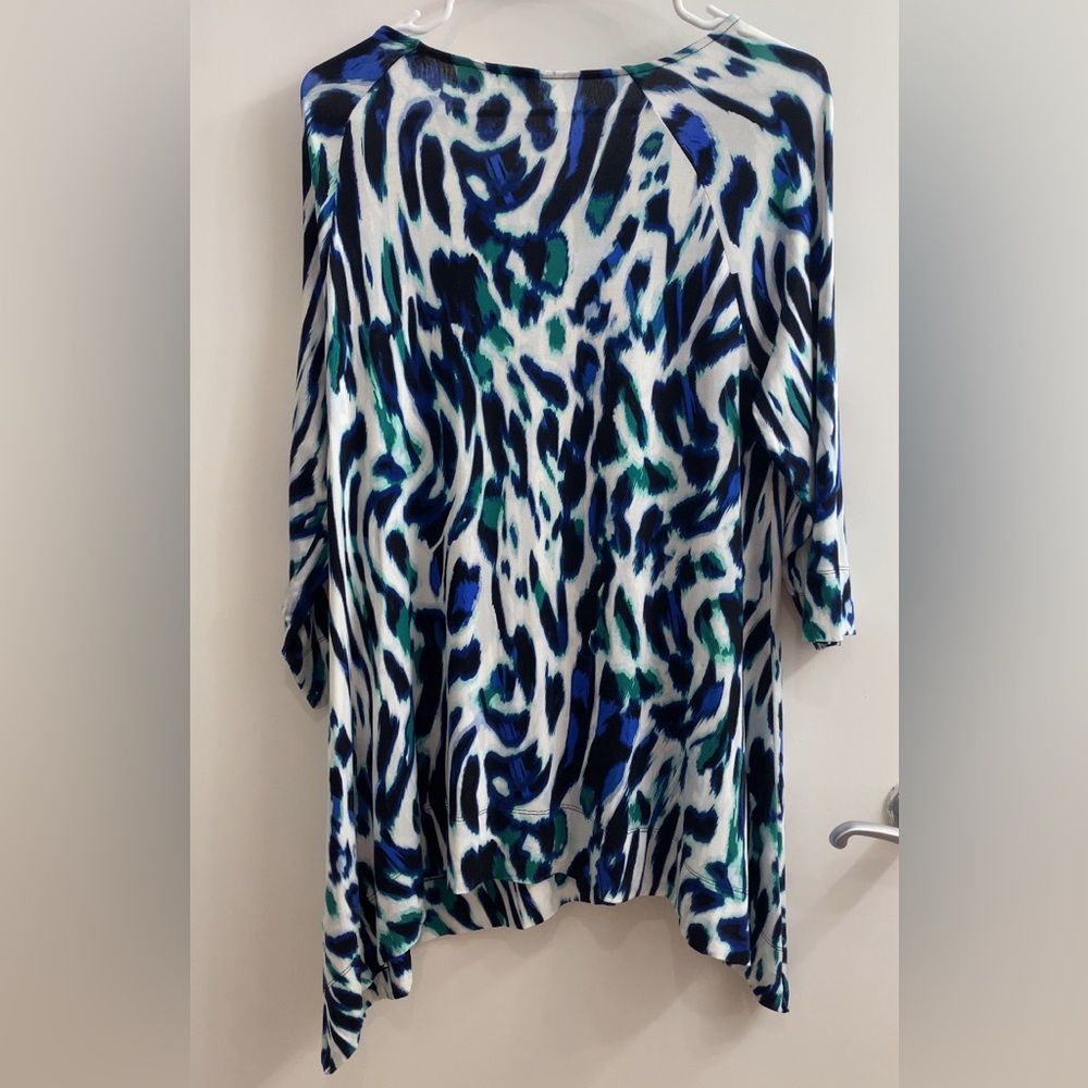 Chico's Tunic Top Size 1 Blue Green Round Neck 3/4 Sleeve Asymmetric Hem Stretch - Picture 2 of 7